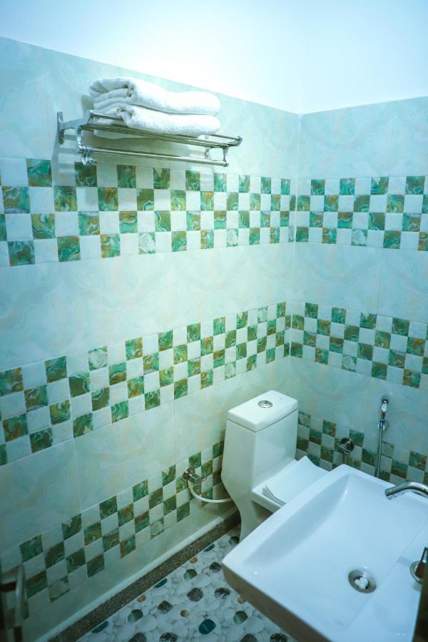 רישיקש Hotel Srp מראה חיצוני תמונה