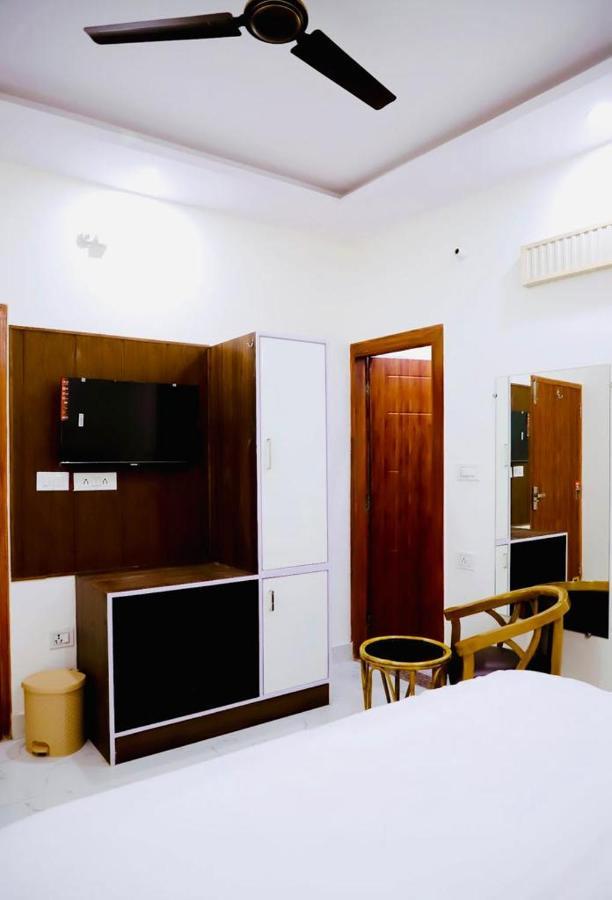 רישיקש Hotel Srp מראה חיצוני תמונה