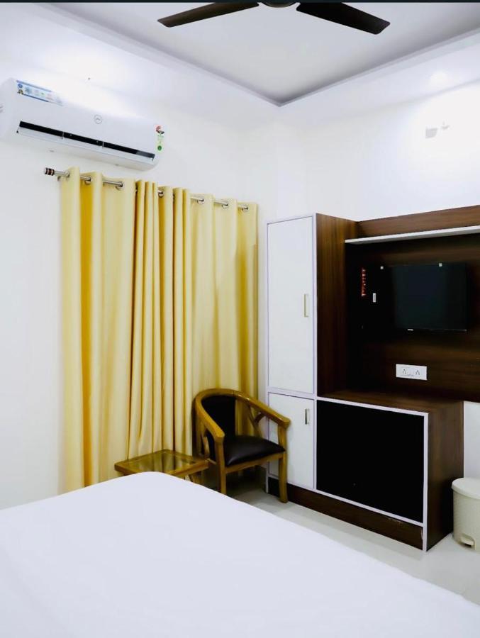 רישיקש Hotel Srp מראה חיצוני תמונה